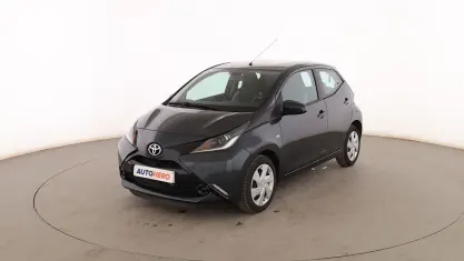 Usado Toyota Aygo X-cite 70 CV (51 kW) 2015 Gris Utilitario