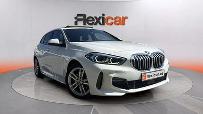 Begagnad BMW 118 150 HK (110 kW) 2021 Vit Halvkombi