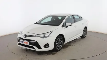 Usado Toyota Avensis Advance 143 CV (105 kW) 2016 Blanco Berlina