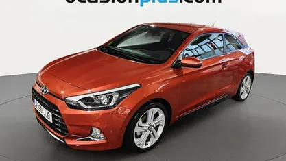 Usado Hyundai i20 90 CV (66 kW) 2015 Naranja Utilitario