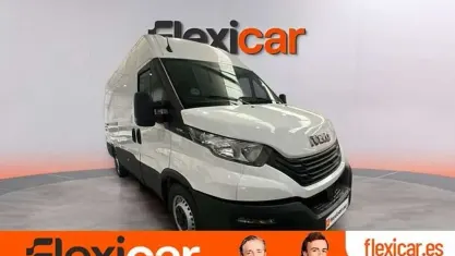 Usado Iveco Daily 156 CV (114 kW) 2024 Blanco Van