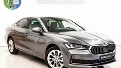 Gris Usado 2024 Skoda Superb Selection Berlina | 35.990 € (Precio justo)