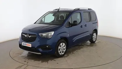 Usado Opel Combo Life Ultimate 131 CV (96 kW) 2022 Monovolumen