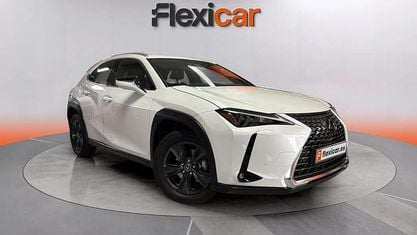 Używany Lexus UX Sport Line 199 KM (146 kW) 2024 Biały SUV
