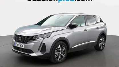 Usado Peugeot 3008 Allure 131 CV (96 kW) 2023 Gris SUV