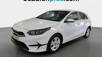Usado Kia Ceed 120 CV (88 kW) 2023 Blanco Utilitario