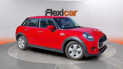 Usado Mini ONE 102 CV (75 kW) 2020 Rojo Utilitario