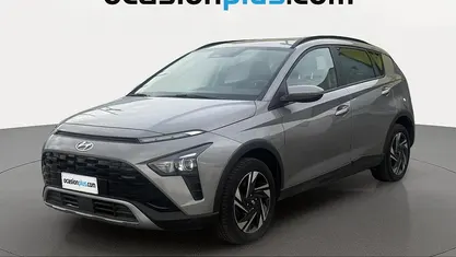 Usado Hyundai Bayon 84 CV (61 kW) 2022 Gris SUV