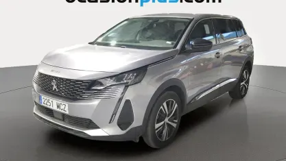 Usado Peugeot 5008 Allure 131 CV (96 kW) 2022 Gris SUV