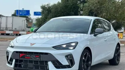 Usado Cupra Leon 150 CV (110 kW) 2025 Blanco Berlina