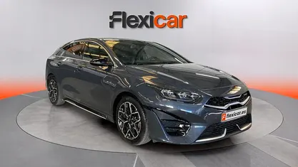 Usado Kia ProCeed GT-Line 120 CV (88 kW) 2022 Gris Familiar