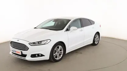 Usado Ford Mondeo Titanium 150 CV (110 kW) 2015 Blanco Berlina