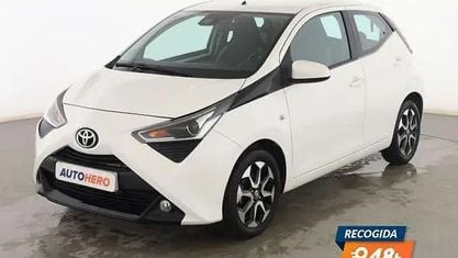 Używany Toyota Aygo X-play 72 KM (52 kW) 2019 Biały Hatchback