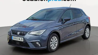 Usado Seat Ibiza Style 80 CV (58 kW) 2023 Gris Utilitario