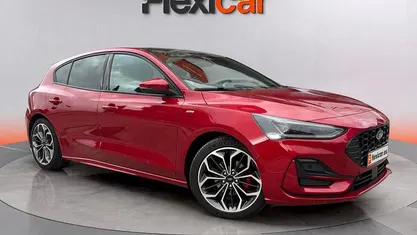 Burdeos Usado 2023 Ford Focus ST-Line Utilitario | 19.990 € (Precio justo)