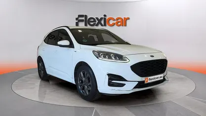 Usado Ford Kuga ST-Line 150 CV (110 kW) 2022 Blanco SUV