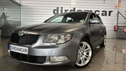 Usado Skoda Superb Ambition 170 CV (125 kW) 2009 Gris / plata Berlina
