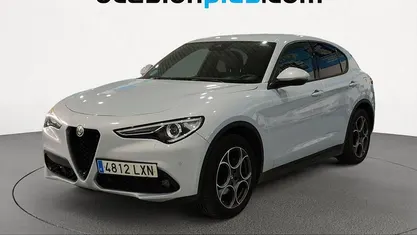 Usado Alfa Romeo Stelvio Sprint 190 CV (139 kW) 2022 Blanco SUV