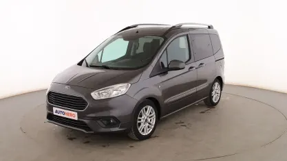 Usado Ford Tourneo Courier Titanium 100 CV (73 kW) 2018 Gris / plata Monovolumen