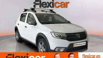 Usado Dacia Sandero Comfort 91 CV (66 kW) 2018 Blanco Utilitario