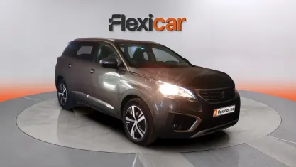 Usado Peugeot 5008 Allure 131 CV (96 kW) 2019 Gris SUV