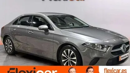 Usado Mercedes A180 116 CV (85 kW) 2020 Gris Berlina