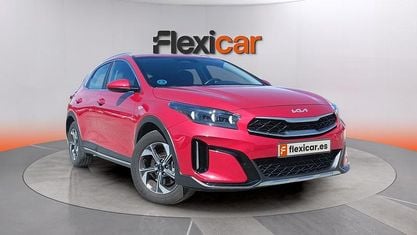 Usado Kia XCeed 101 CV (74 kW) 2024 Burdeos SUV