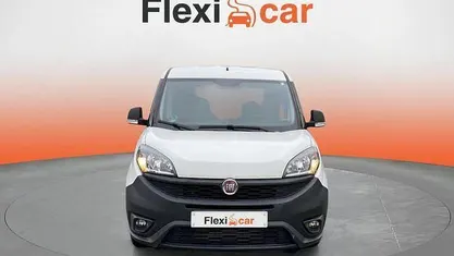 Blanco Usado 2023 Fiat Doblò Dynamic Monovolumen | 9990 € (Super precio)