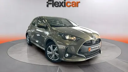 Usado Toyota Yaris Hybrid Active 116 CV (85 kW) 2024 Utilitario