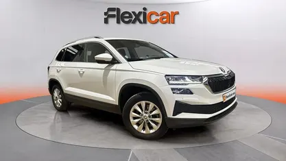 Usado Skoda Karoq Ambition 150 CV (110 kW) 2022 Blanco SUV