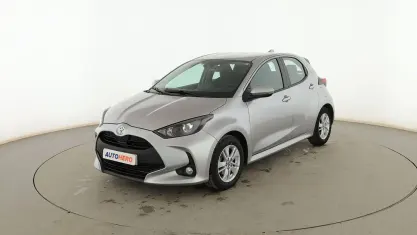 Usado Toyota Yaris Edition 125 CV (91 kW) 2022 Plata Utilitario