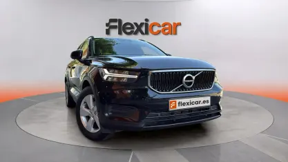 Usado Volvo XC40 Momentum 129 HP (94 kW) 2020 Preto SUV