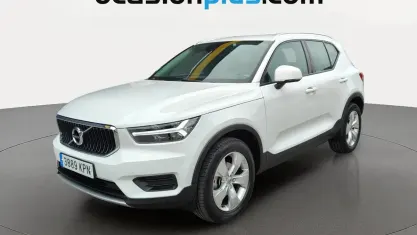 Käytetty Volvo XC40 Momentum 156 HP (114 kW) 2018 Valkoinen Katumaasturi