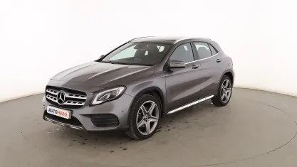 Usado Mercedes GLA220 AMG line 177 CV (130 kW) 2018 Gris SUV