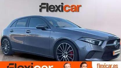 Usado Mercedes A180 116 CV (85 kW) 2018 Gris Utilitario