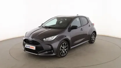 Usado Toyota Yaris Style 116 CV (85 kW) 2020 Gris Utilitario