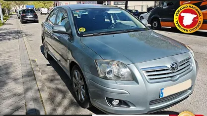 Usado Toyota Avensis Advance 126 CV (92 kW) 2009 Gris / plata Berlina