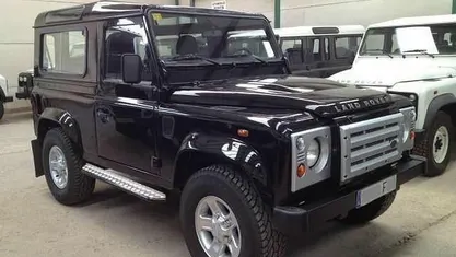 Negro Usado 2010 Land Rover Defender SUV | 37.500 € (Precio justo)