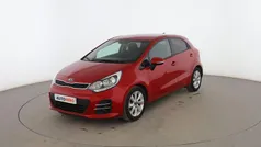 Rojo Usado 2015 Kia Rio Berlina | 8899 € (Precio justo)
