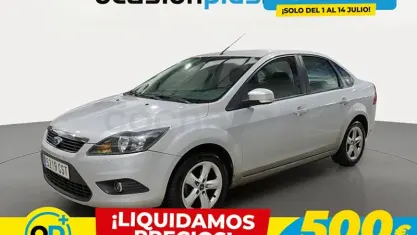 Usado Ford Focus Trend 90 CV (66 kW) 2010 Gris Berlina