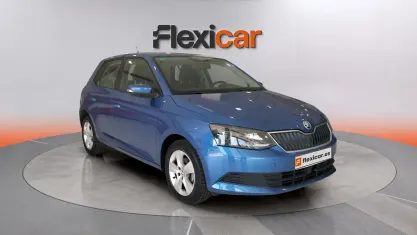 Usado Skoda Fabia Active 75 CV (55 kW) 2018 Azul Berlina