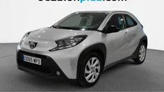 Gris Usado 2024 Toyota Aygo Play Utilitario | 14.091 € (Precio justo)