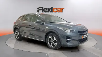 Usado Kia XCeed 136 CV (100 kW) 2021 Gris SUV