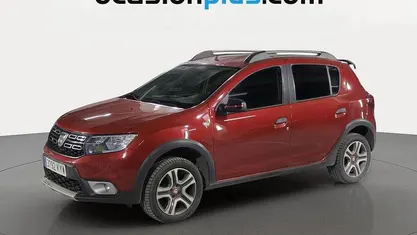 Usado Dacia Sandero 90 CV (66 kW) 2019 Rojo Utilitario