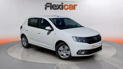 Usado Dacia Sandero Comfort 95 CV (69 kW) 2020 Blanco Utilitario