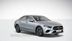 Gris Nuevo 2025 Mercedes A180 Berlina | 34.295 € (Precio justo)