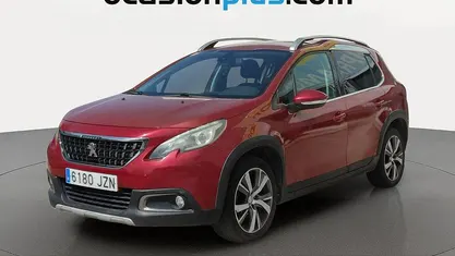 Usado Peugeot 2008 Allure 100 CV (73 kW) 2017 Rojo SUV