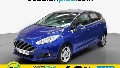 Usado Ford Fiesta Titanium 101 CV (74 kW) 2015 Azul Utilitario