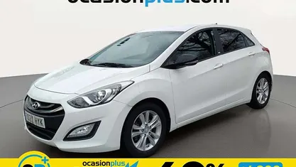 Usado Hyundai i30 GO! 101 CV (74 kW) 2014 Blanco Utilitario