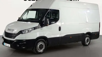 Usado Iveco Daily 156 CV (114 kW) 2023 Blanco Familiar